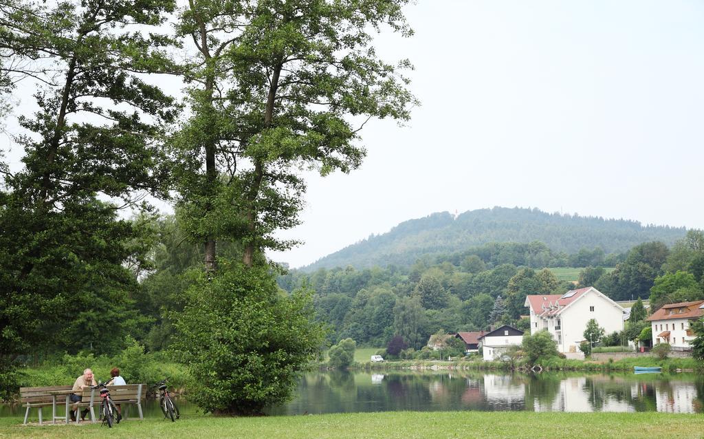 Gasthof Zum Backerwirt Hotel Chamerau Exterior photo